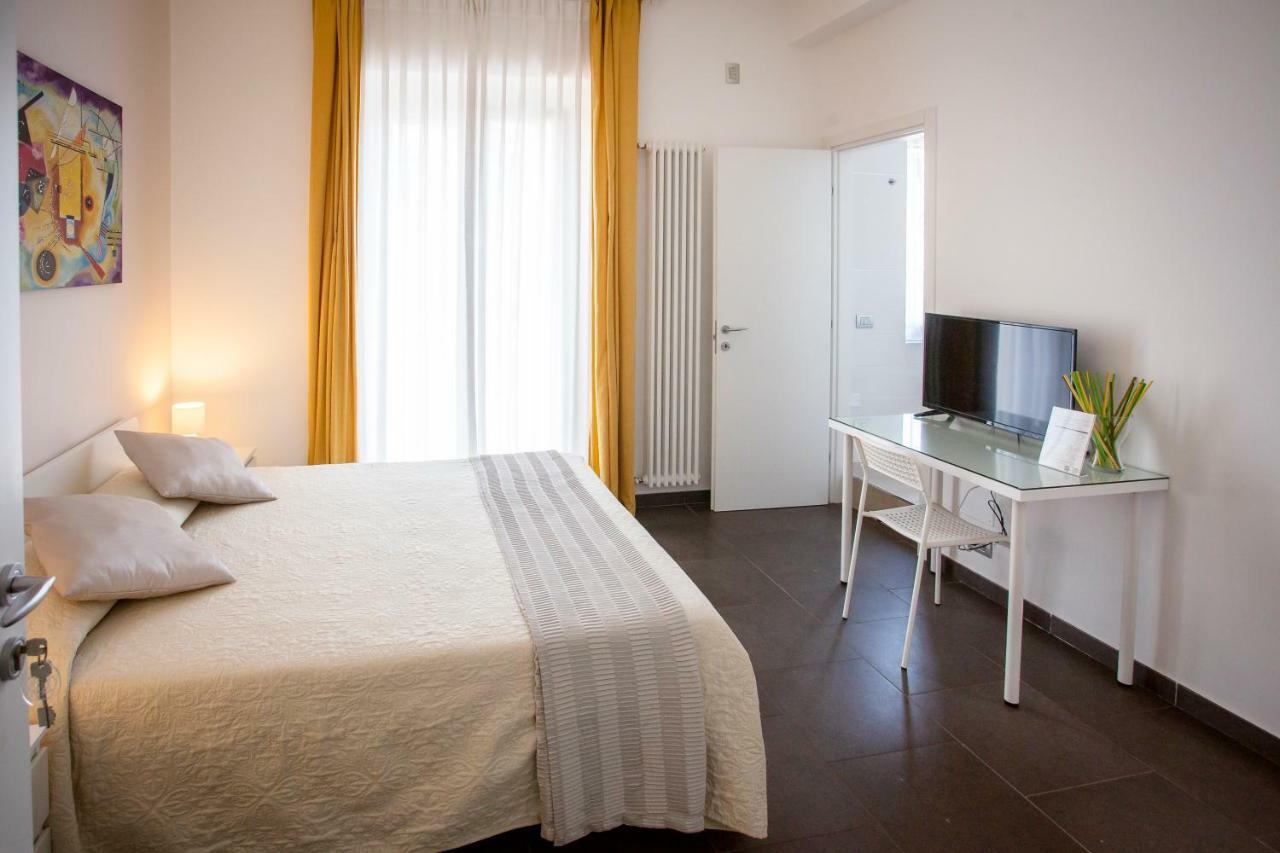 Rosella'S Rooms Matera Bagian luar foto